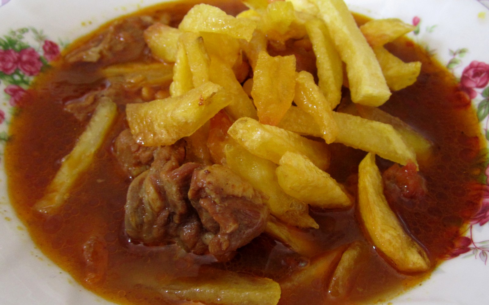 Luxury plating of Gheymeh
